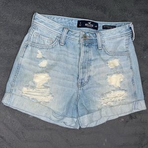 Hollister High Rise Distressed Boyfriend Shorts Light Wash Women’s Size 1 w25
